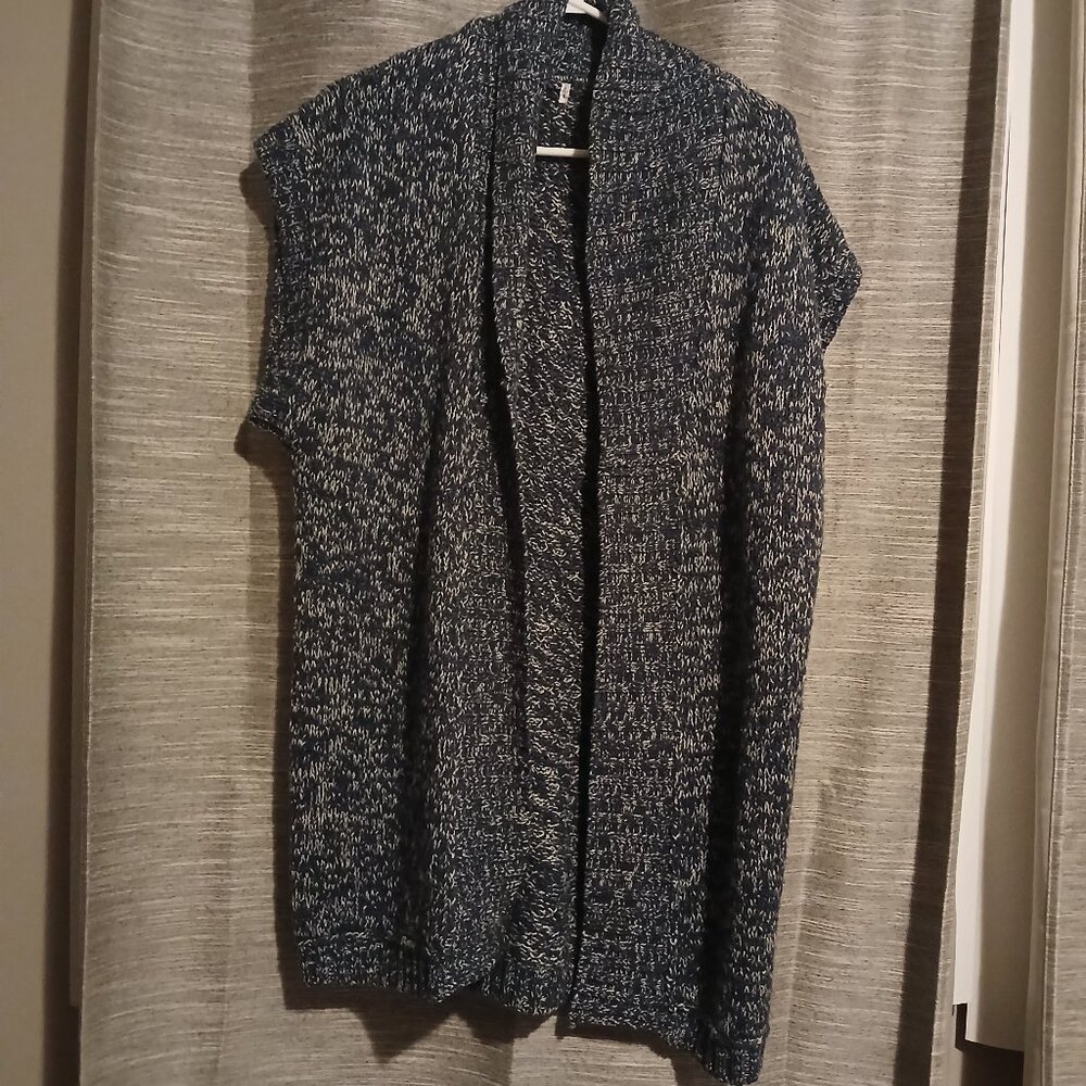 Sleeveless sweater cardigan